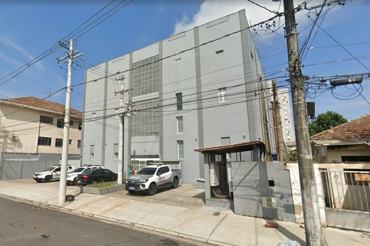 Atendente do IML é preso por fazer Pix com celular de homem morto