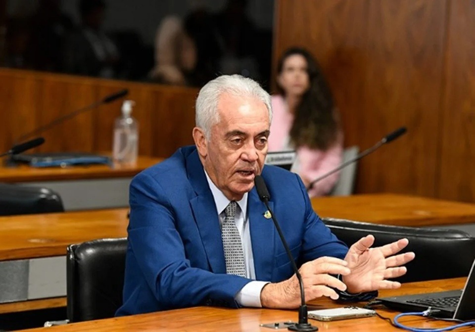 Alcolumbre cancela reunião sobre PEC 6×1 e irrita chefe da CCJ