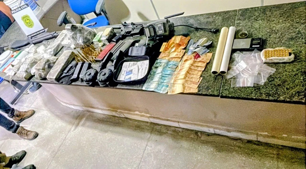 Operação da PM apreende fuzil, munições, drogas e até um drone no interior do RN