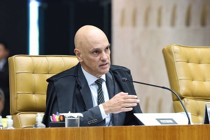 Justiça italiana nega extradição de Zambelli e questiona papel de Moraes no STF