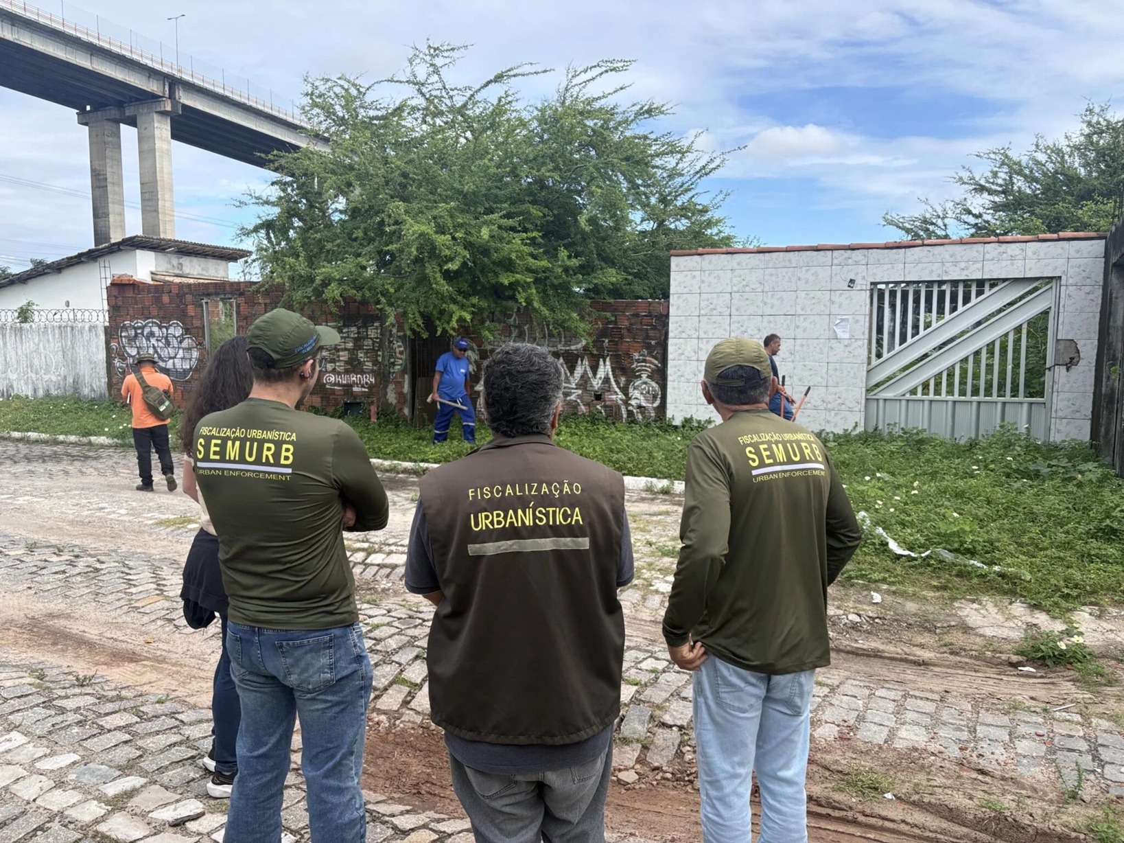 Imóveis irregulares são demolidos na zona Norte de Natal