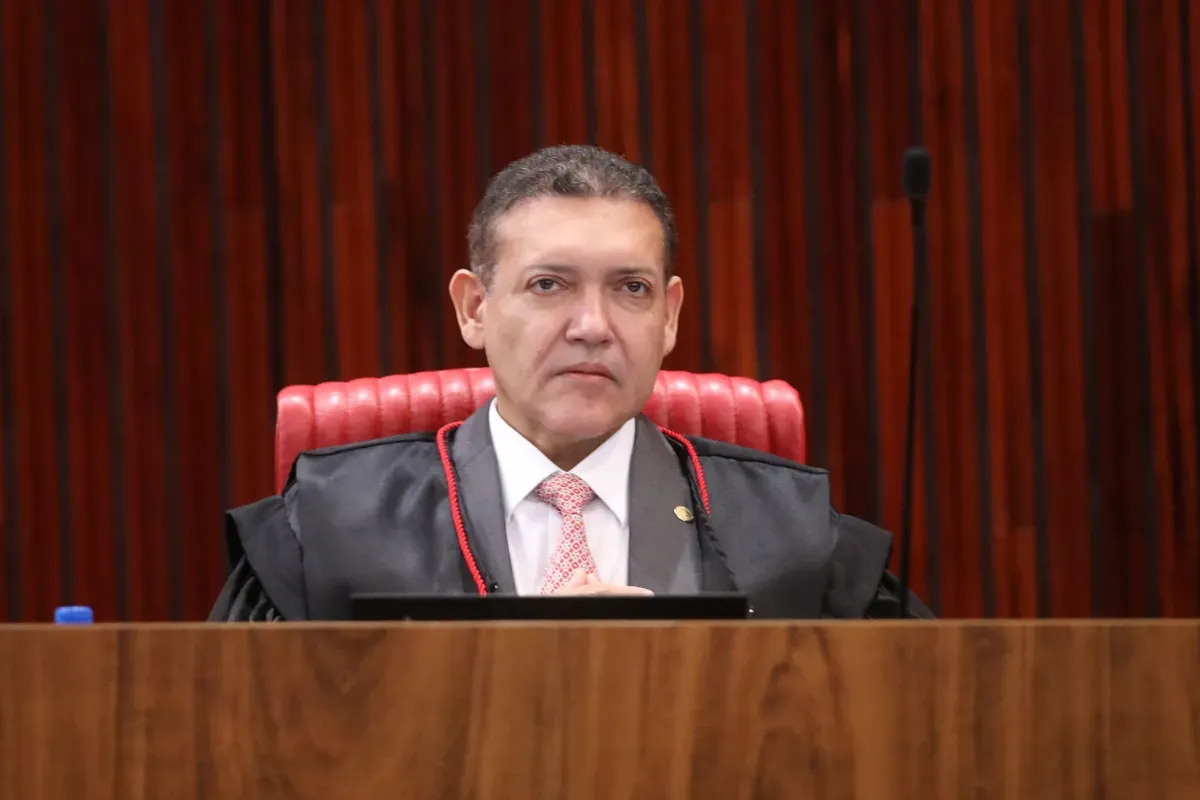 Nunes Marques rejeita ação que buscava impedir exibição de "Dark Horse"