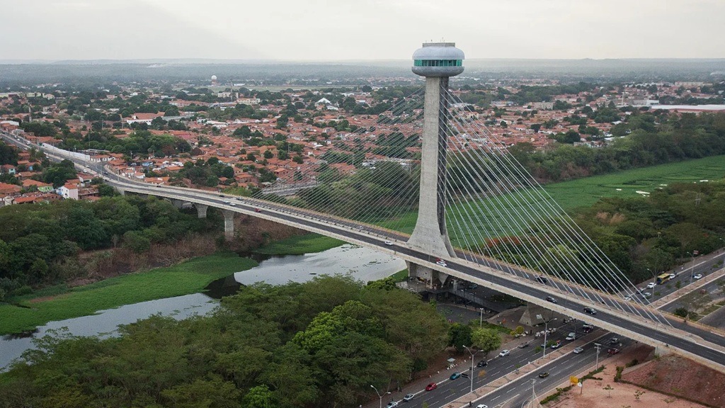 A “Cidade Verde” do Nordeste foi primeira capital planejada do Brasil e foi inspirada em um tabuleiro de xadrez em...