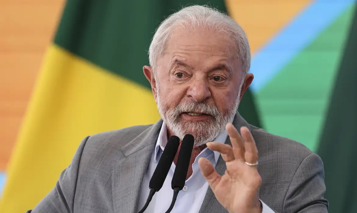 [VÍDEO] Lula diz que pessoas têm medo de devolver celulares roubados em delegacias porque não sabem “que tipo de delegado...
