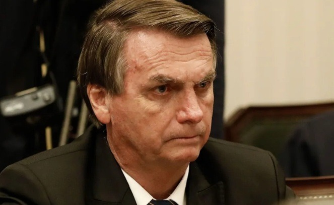 Arma registrada em nome de Bolsonaro é apreendida durante fiscalização da PM 