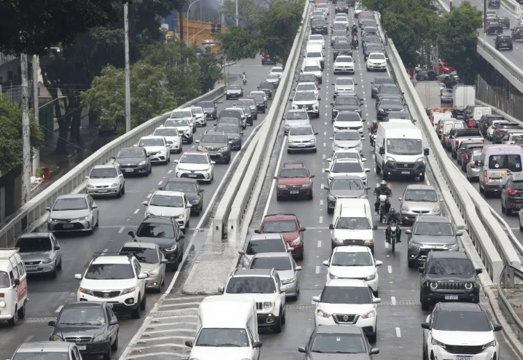 Comissão da Câmara deve votar projeto que autoriza CNH a partir de 16 anos