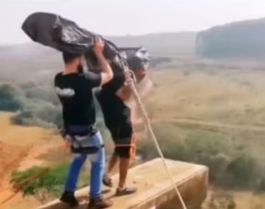 Preso por caso de rope jump, instrutor é alvo de críticas após vídeo macabro vir à tona