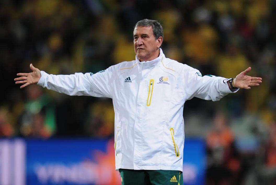 Técnico campeão da Seleção é internado no Rio de Janeiro