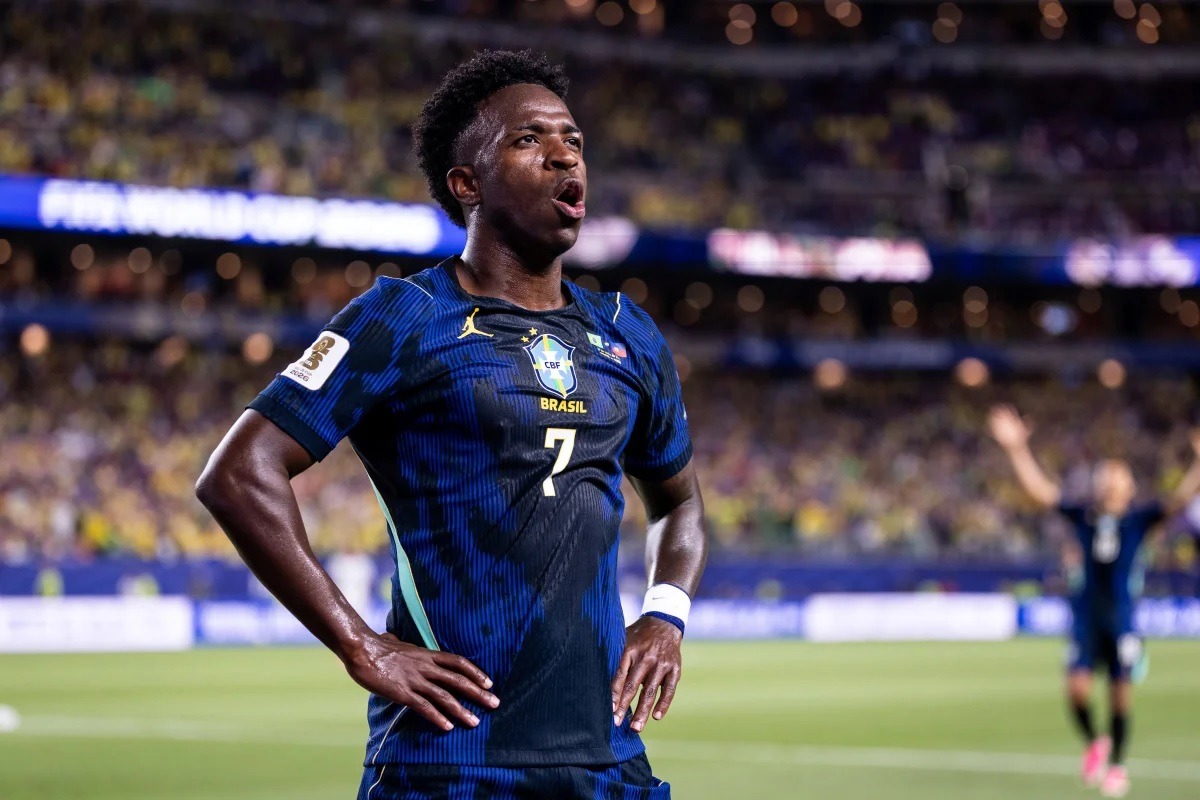 Vini Jr. alcança marca histórica e iguala Ronaldinho e Romário em Copas do Mundo