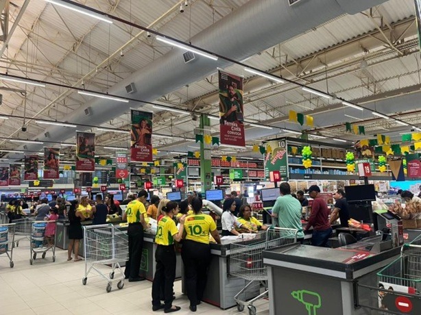 Confira como vai funcionar o comércio em Natal na segunda-feira (29), dia do jogo do Brasil
