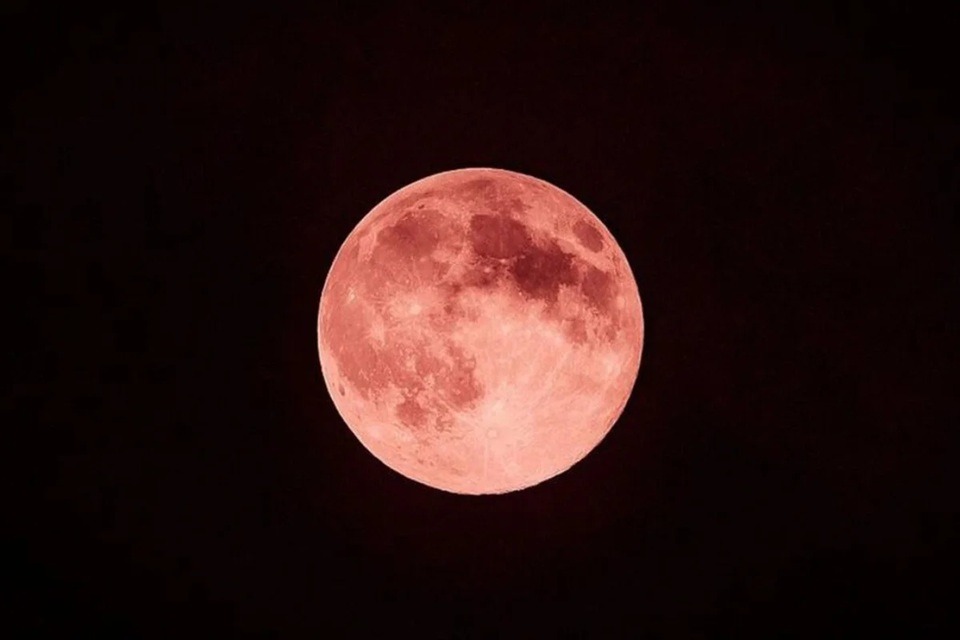 Saiba como e que horas ver a Lua de Morango que acontece nesta segunda (29)