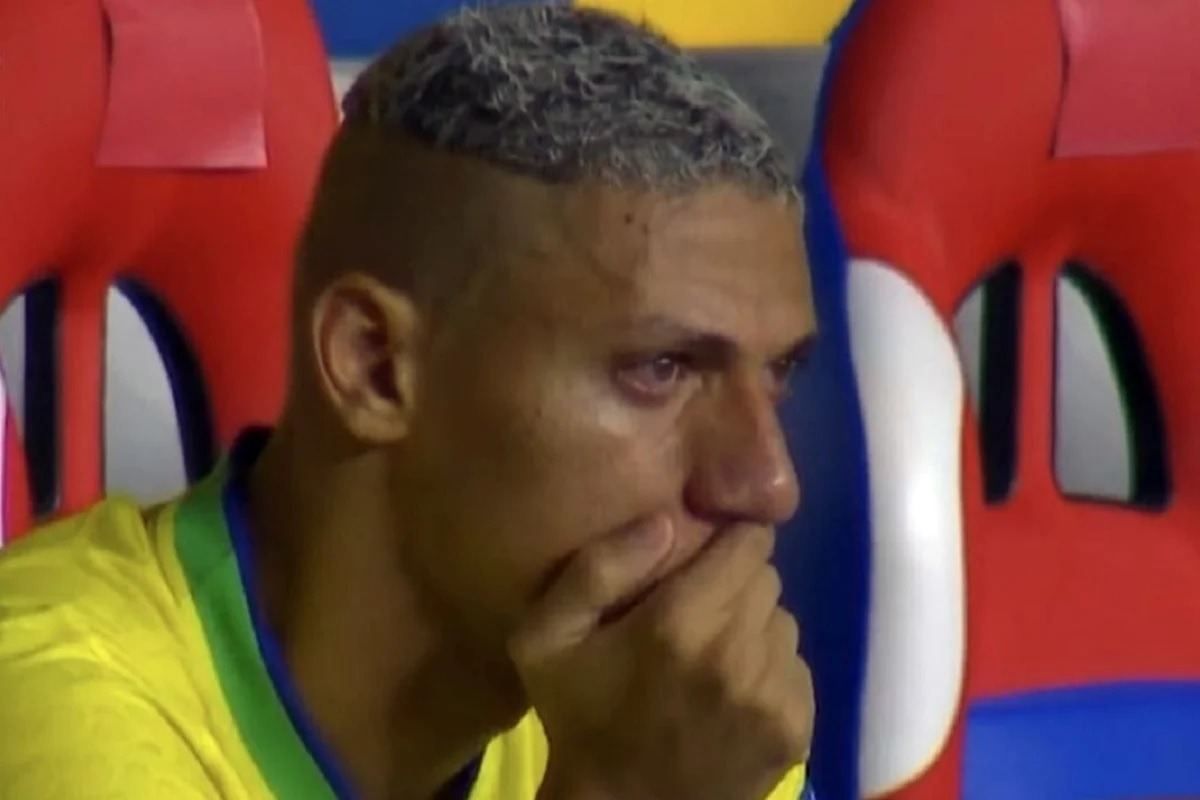 Richarlison relembra depressão e golpes fora de campo: “Minha maior decepção não foi no futebol”