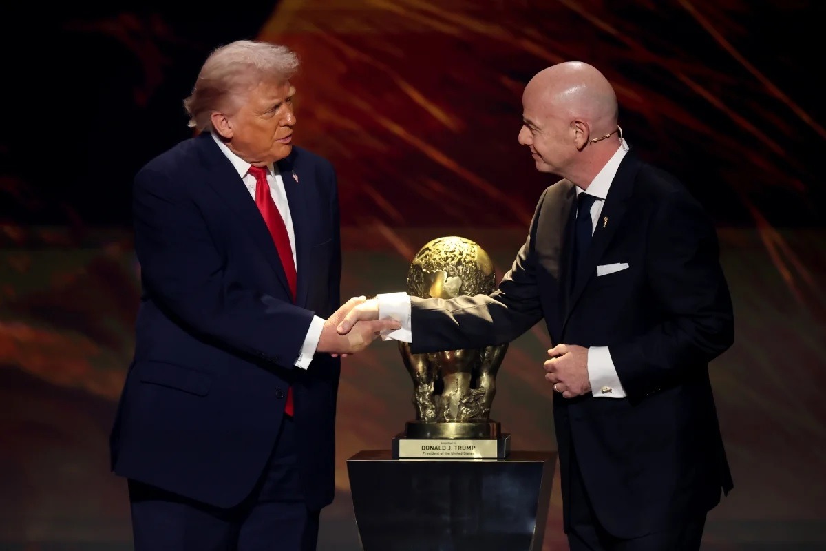 Trump admite pedido à Fifa sobre cartão e ataca árbitro brasileiro