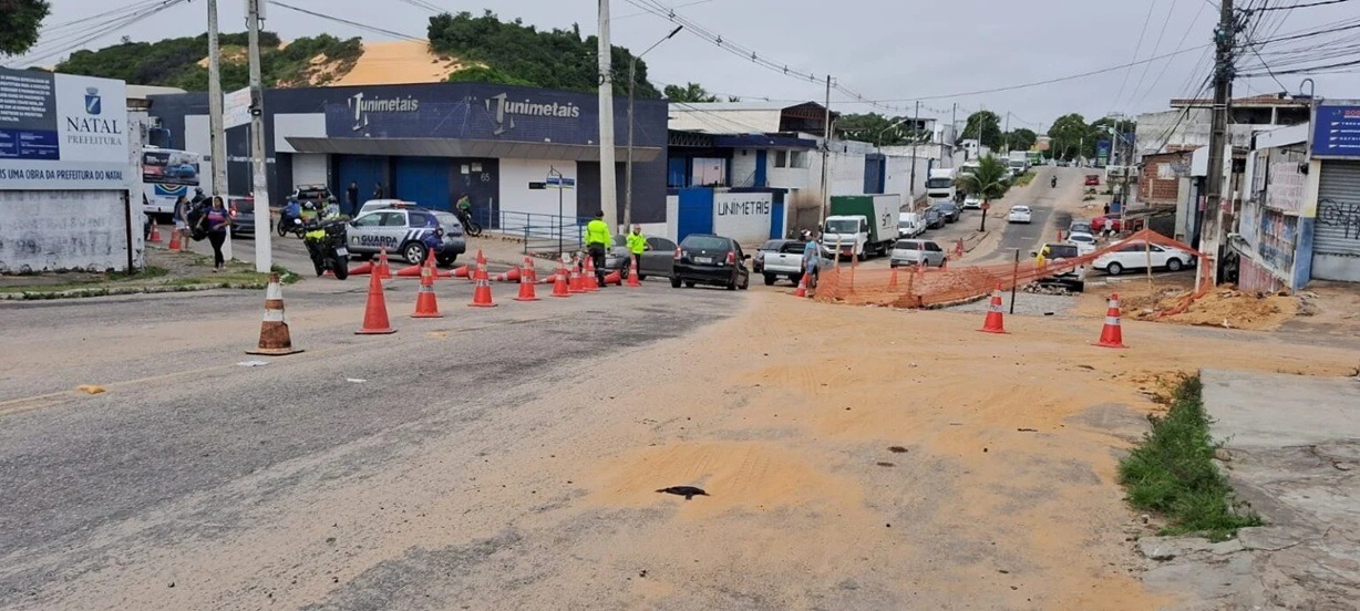 Obras na Avenida Solange Nunes mudam trânsito em Natal