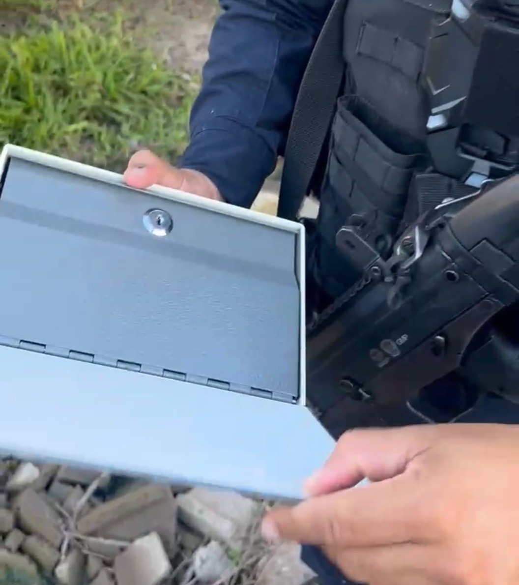 VÍDEO: Guarda Municipal apreende falsa Bíblia usada para esconder objetos de criminosos