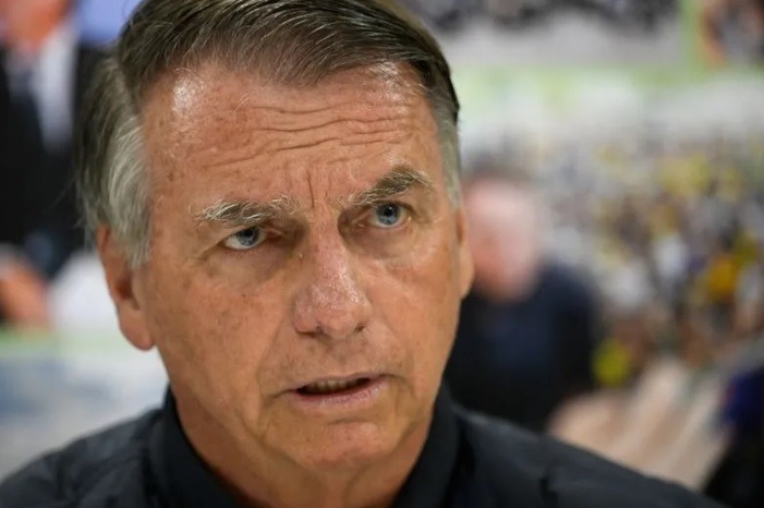 Defesa diz ao STF que Jair Bolsonaro “jamais soube” que Flávio divulgaria carta nas redes sociais