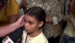 [VÍDEO] QUE FORTE! Menina de 8 anos se emociona ao lembrar da mãe que faleceu e comove repórter durante entrevista