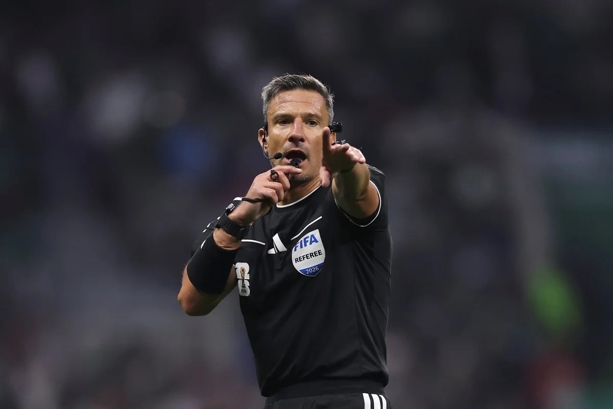 [VÍDEO] Árbitro se emociona ao descobrir que irá apitar a final da Copa