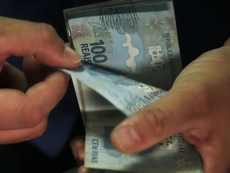 Brasileiros ainda têm R$ 6,2 bilhões disponíveis para resgate