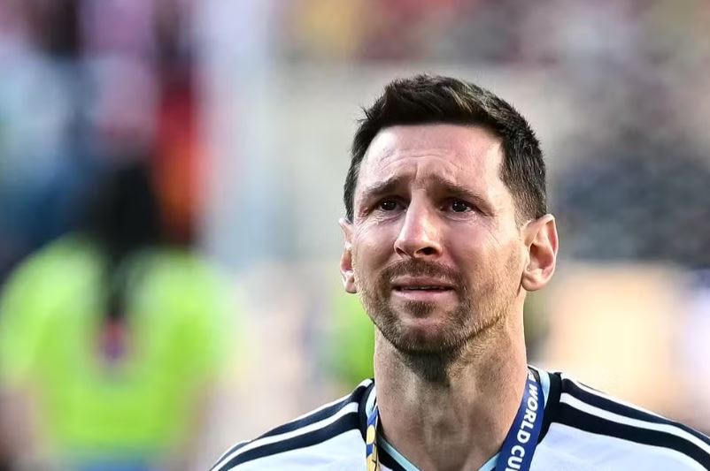 Messi lamenta derrota na final da Copa e diz que dor "vai demorar para passar"