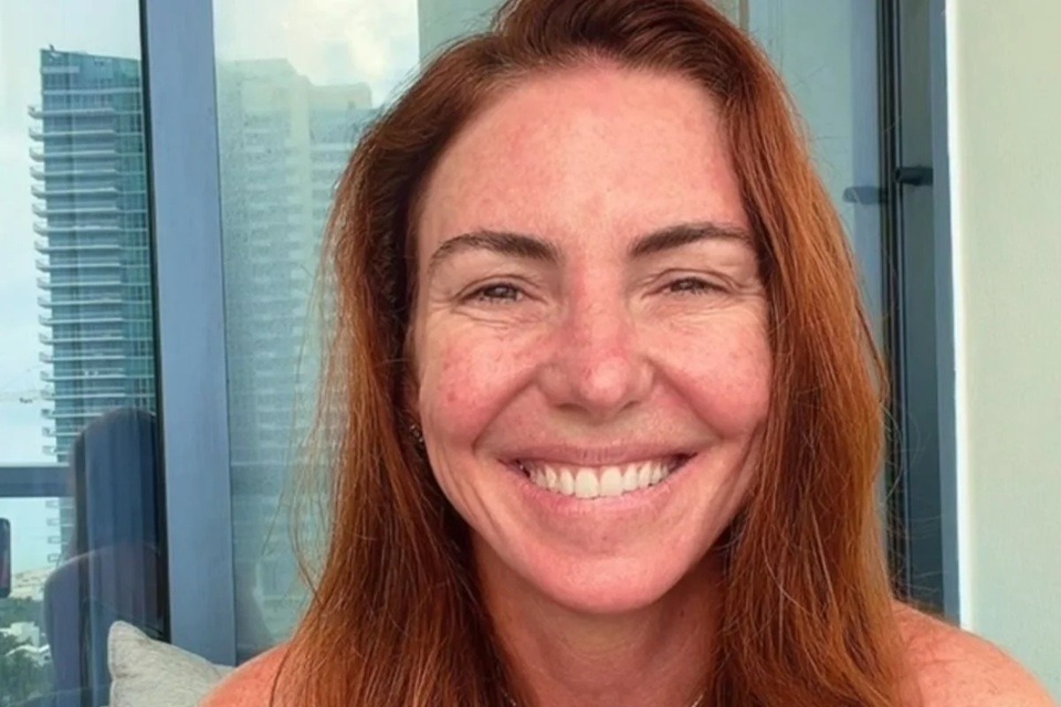 Repórter Glenda Kozlowski recebe corrente de apoio na web após expor internação