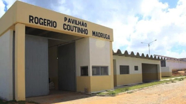 Detentos escapam da Penitenciária Rogério Coutinho Madruga nesta sexta (31) e forças de segurança fazem buscas