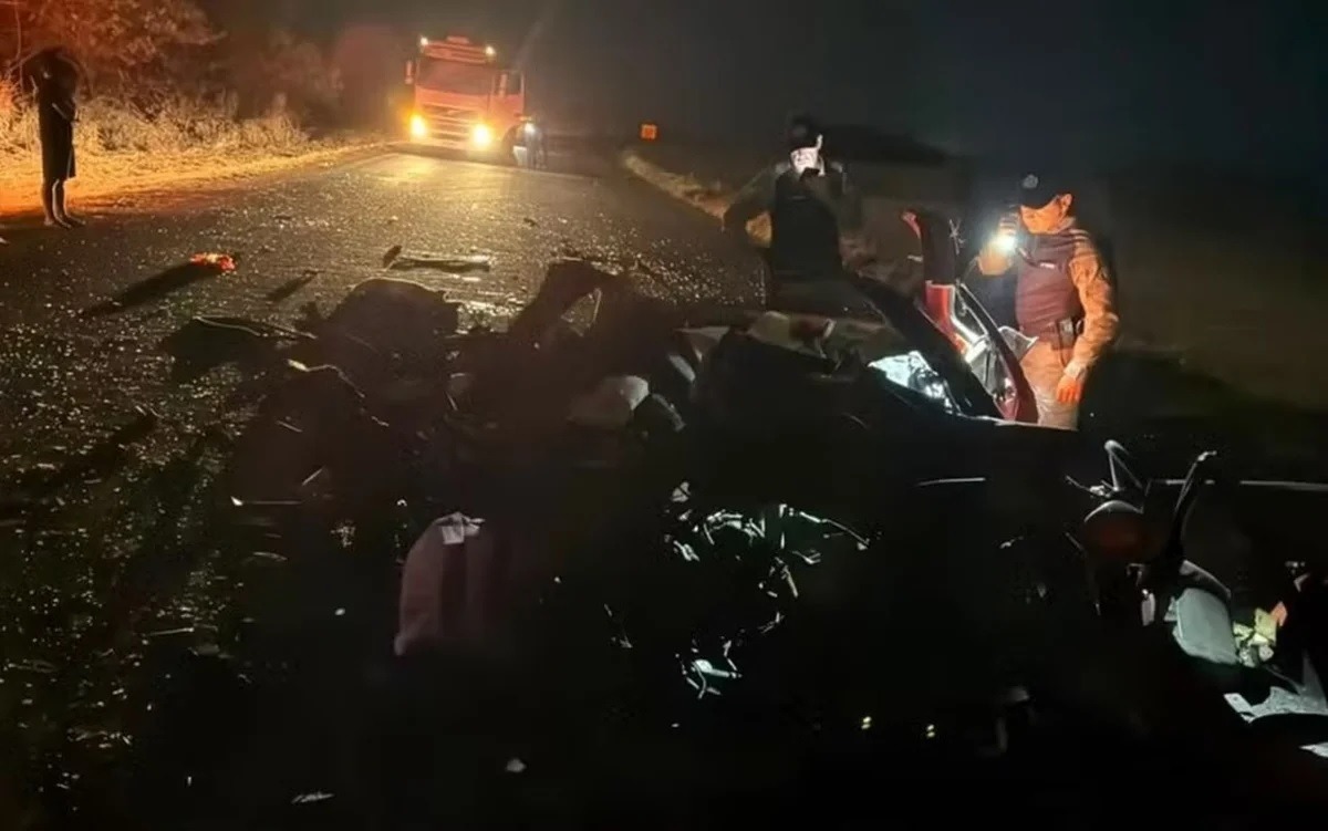 Tragédia: acidente mata grávida de 3 meses e criança de 6 anos