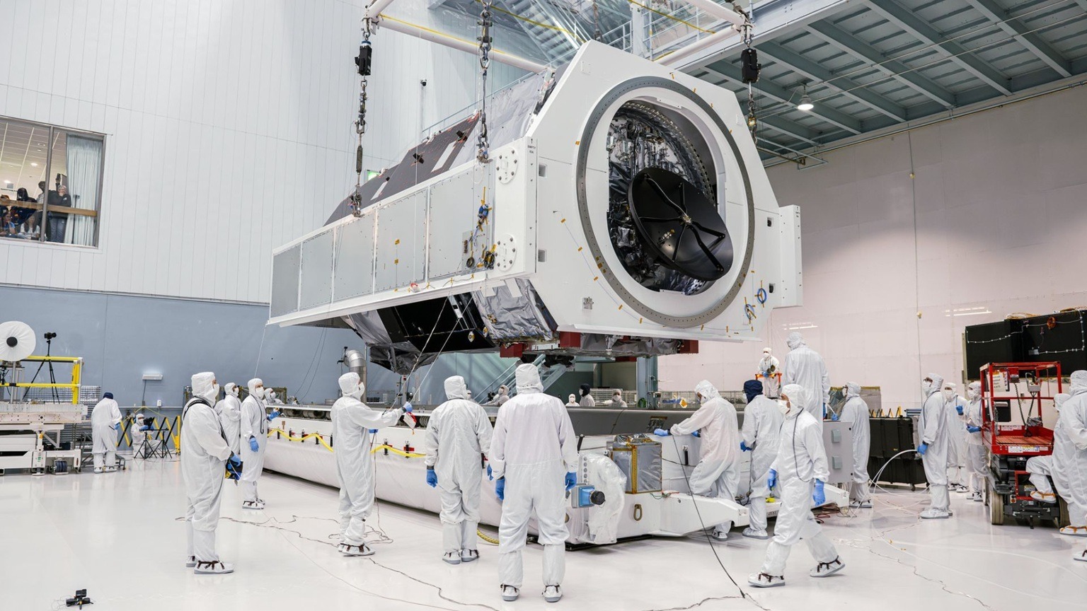 NASA lança telescópio para descobrir o mistério do Universo