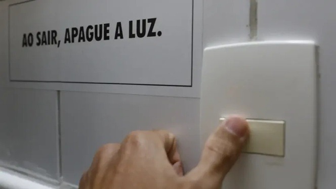 Bandeira amarela é mantida em agosto e conta de luz seguirá com cobrança extra pelo 4º mês seguido