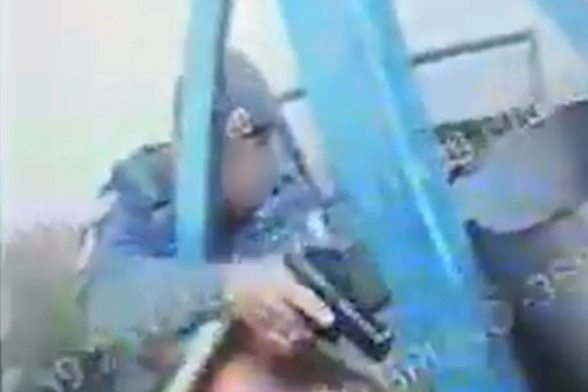 [VÍDEO] "Esse aí já era": PM dá 10 tiros e mata ladrão disfarçado de policial