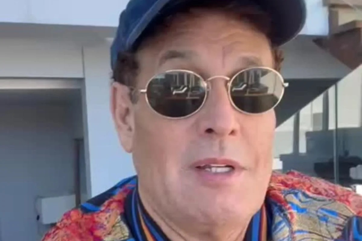 Sérgio Mallandro diz que já fez sexo no cemitério e detalha situação