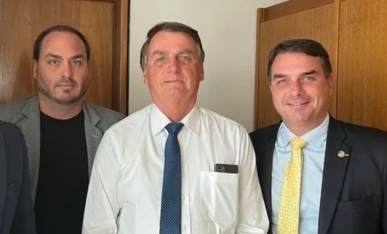 Jair Bolsonaro pede autorização a Moraes para receber visita dos filhos no Dia dos Pais