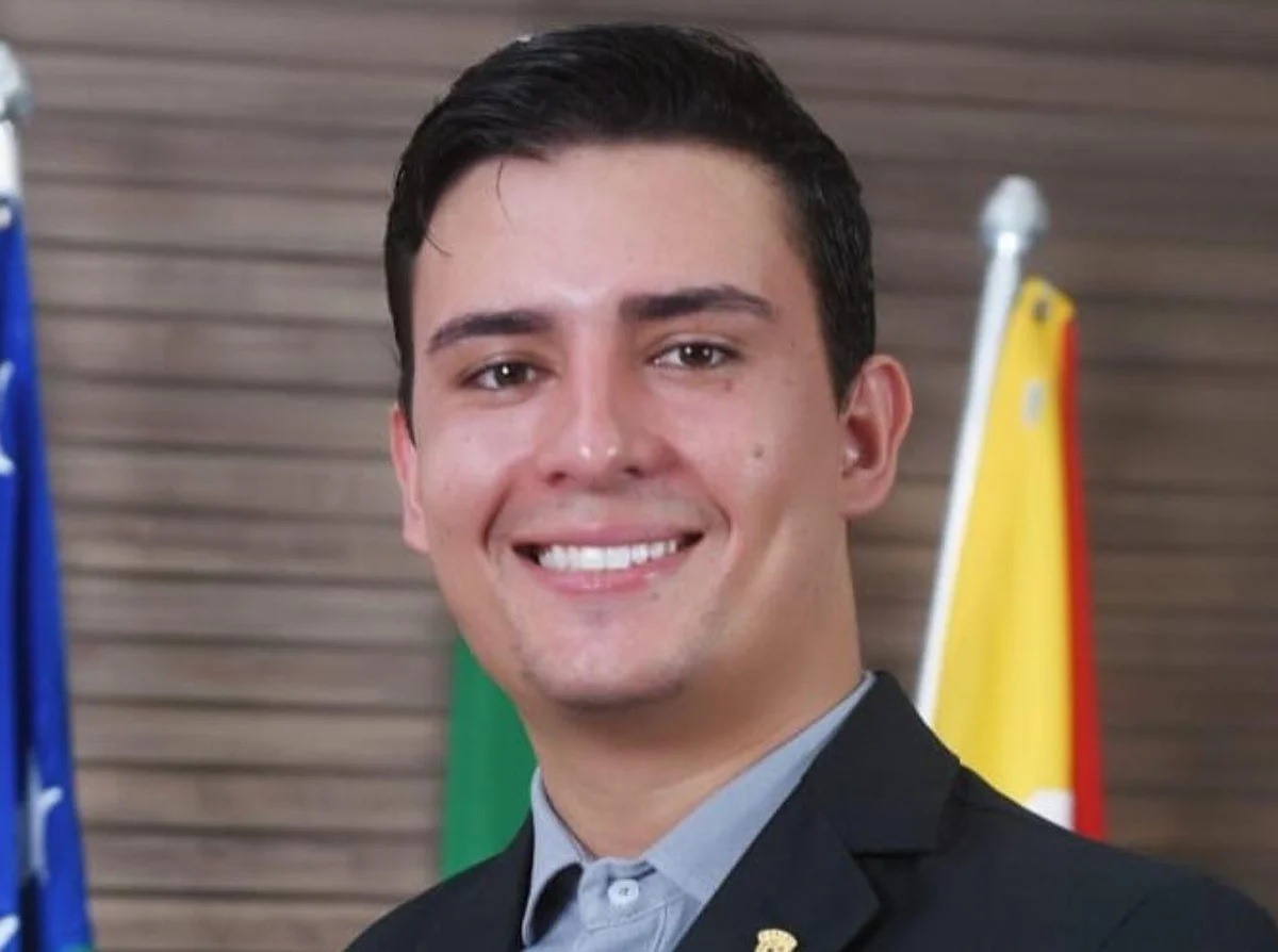 Vereador de 26 anos morre e deixa filho pequeno