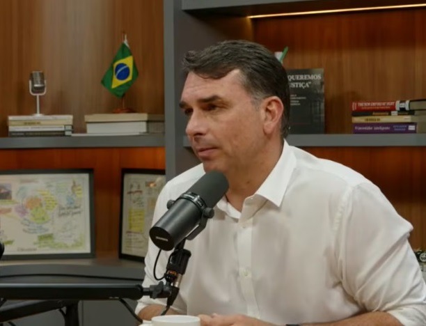 Flávio Bolsonaro diz que acabará com a reeleição para presidente: “compromisso que assumi e vou cumprir”