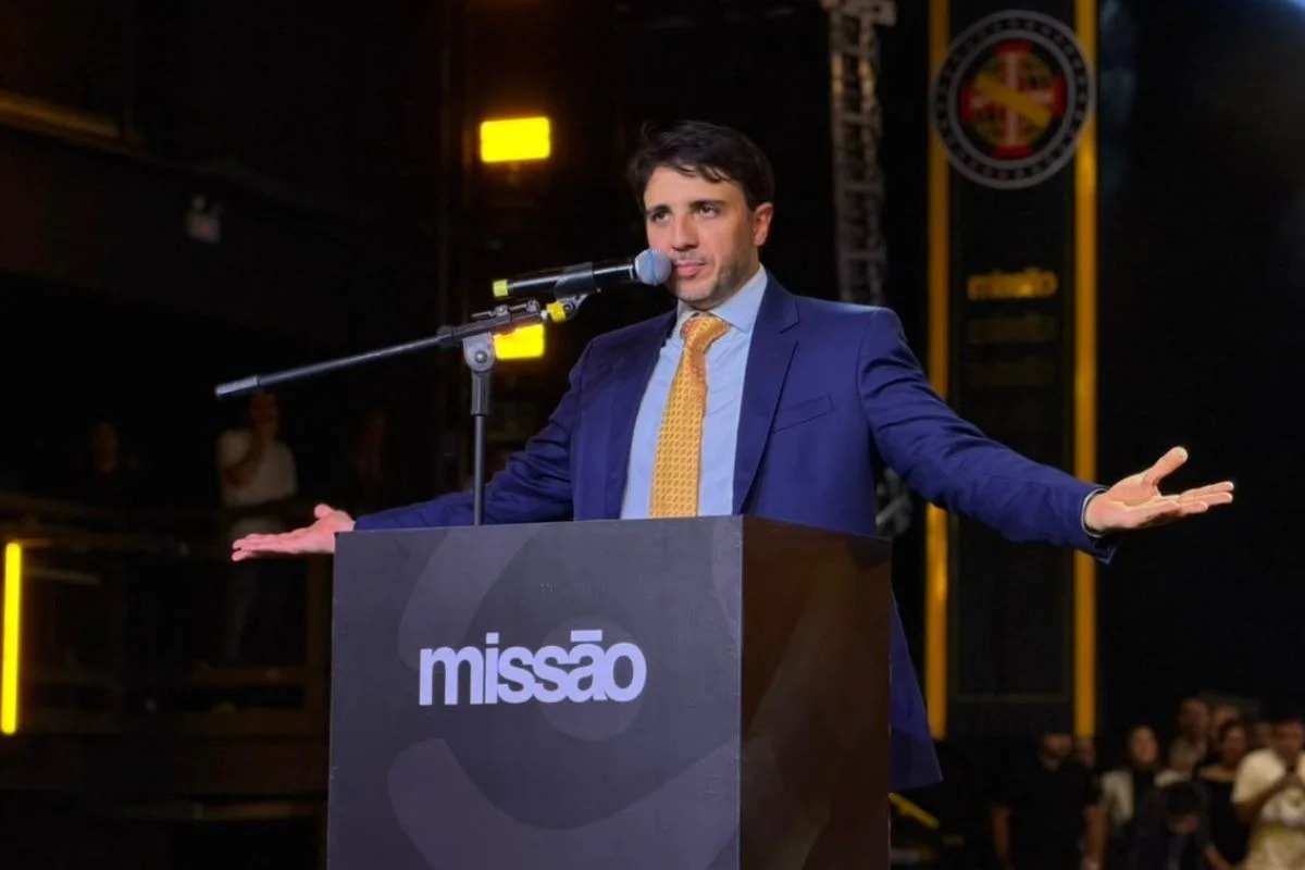 Em congresso, Renan Santos chama Moro de "um rato, fraco, derrotado"