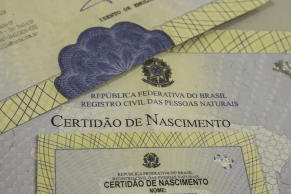 Mulher descobre que ex-marido registrou filha com amante no nome dela