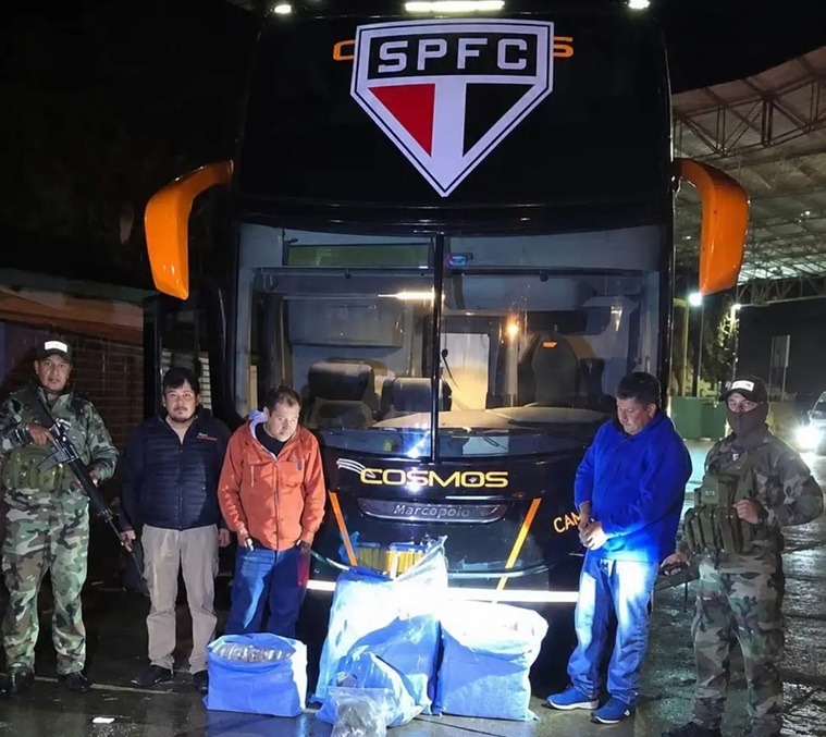 Ônibus do São Paulo na Bolívia é apreendido com 86 kg de maconha