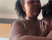 [VÍDEO] Mulher se surpreende com o pedido da filha, de 9 anos, para doar uma de suas mochilas a uma...