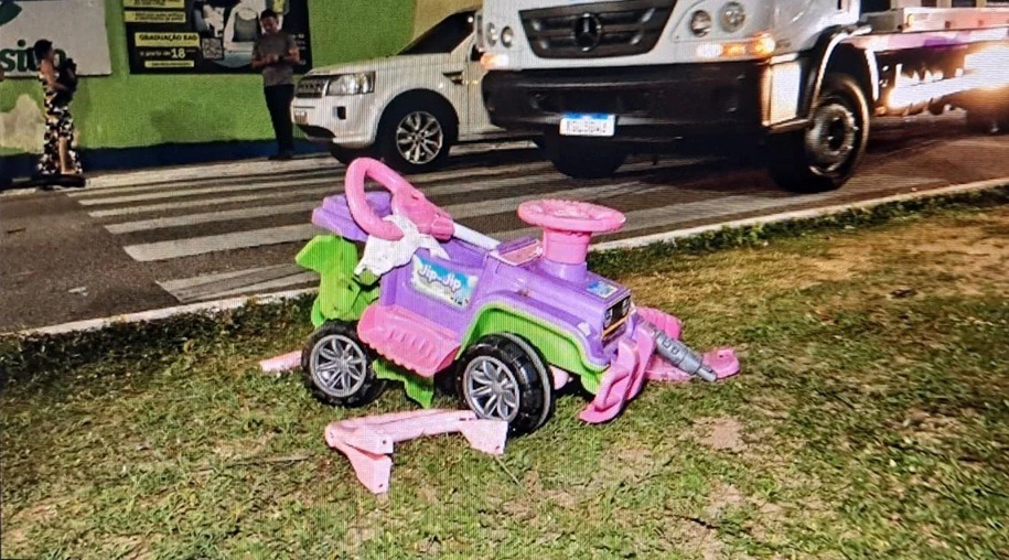 Motorista de 85 anos com CNH vencida atropela babá e bebê em faixa de pedestres na Grande Natal