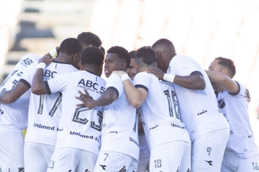 ABC perde para o Uberlândia no primeiro jogo da semifinal da Série D