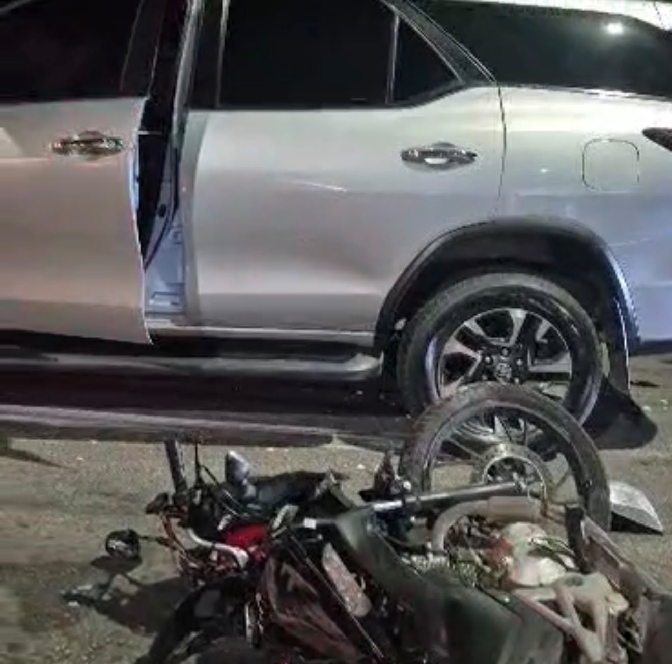VÍDEO: Motorista bate em carro, tenta fugir e causa sequência de acidentes 
