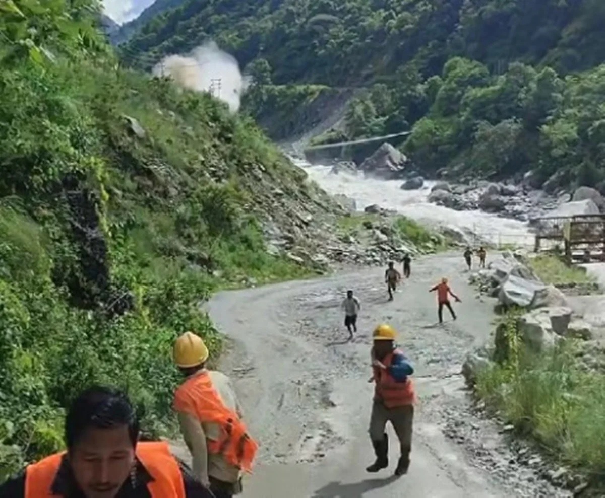 [VÍDEO] Funcionário de hidrelétrica filma fuga desesperada em avalanche no Nepal; veja
