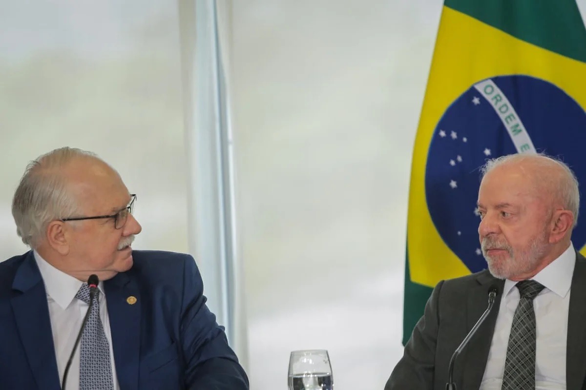 Fachin promete fim do Inquérito das Fake News após crise no STF
