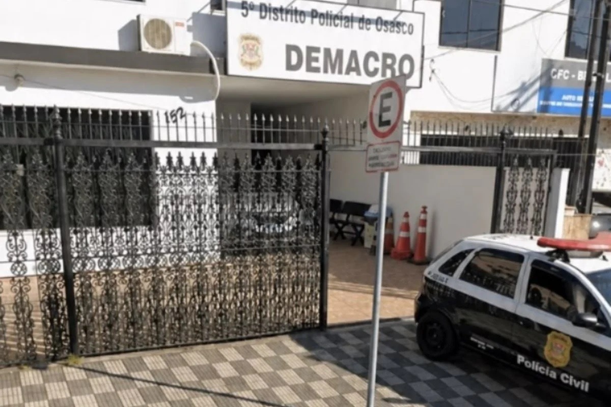 Mulher causa acidente com 5 vítimas ao aprender a dirigir em carro lotado