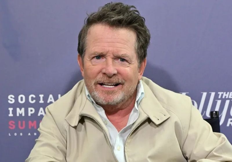 Michael J. Fox recebe prêmio por luta contra o Parkinson e diz: “Estamos chegando perto”