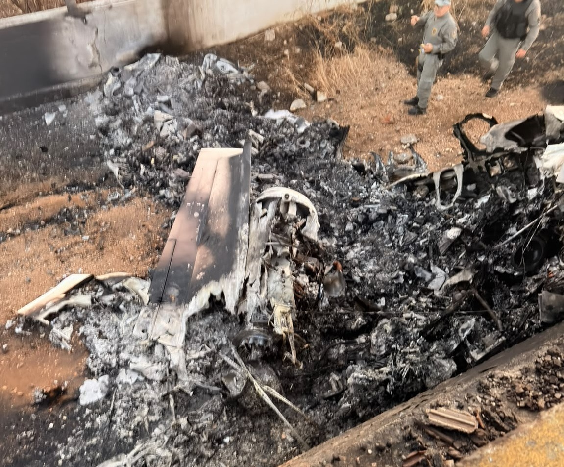 Vejam como ficou o avião de Rey Vaqueiro após acidente em Parelhas-RN