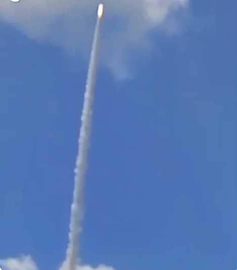VÍDEO: Barreira do Inferno lança foguete que vai a 100km de altitude e prevê volta à terra de paraquedas