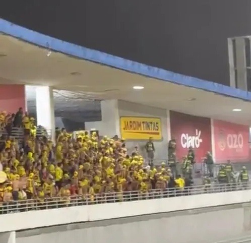 VÍDEO: Torcedores do Sport brigam com policiais no Estádio Rei Pelé