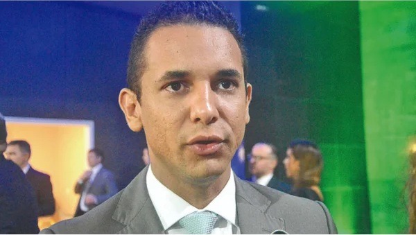 TRE-RN multa Allyson Bezerra em R$ 53 mil por alterar percentual de Álvaro Dias em pesquisa divulgada no Instagram