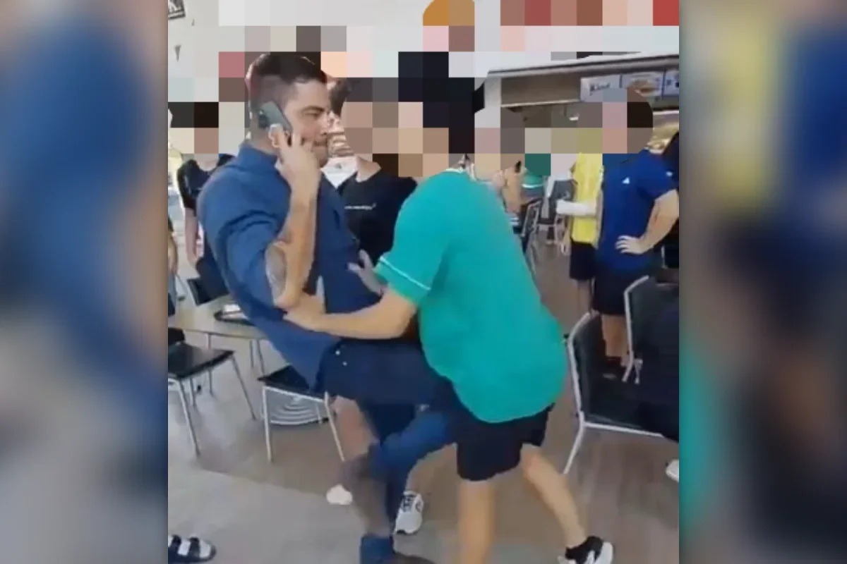 VÍDEO: Pai de aluno suspeito de criar nudes de colegas com IA chuta estudante
